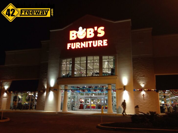 Bob’s Discount Furniture Opens Thurs Feb 12