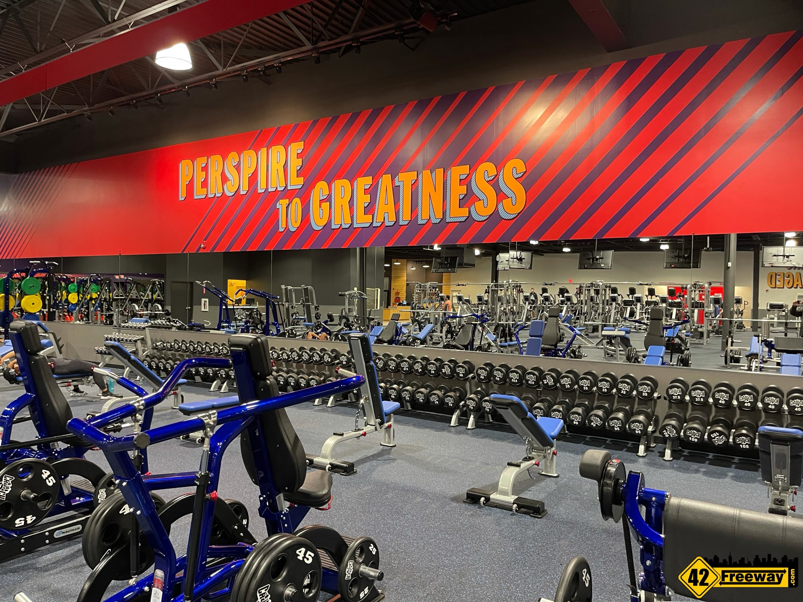 Crunch Fitness is Open in Deptford! Photo Gallery Tour! 42 Freeway