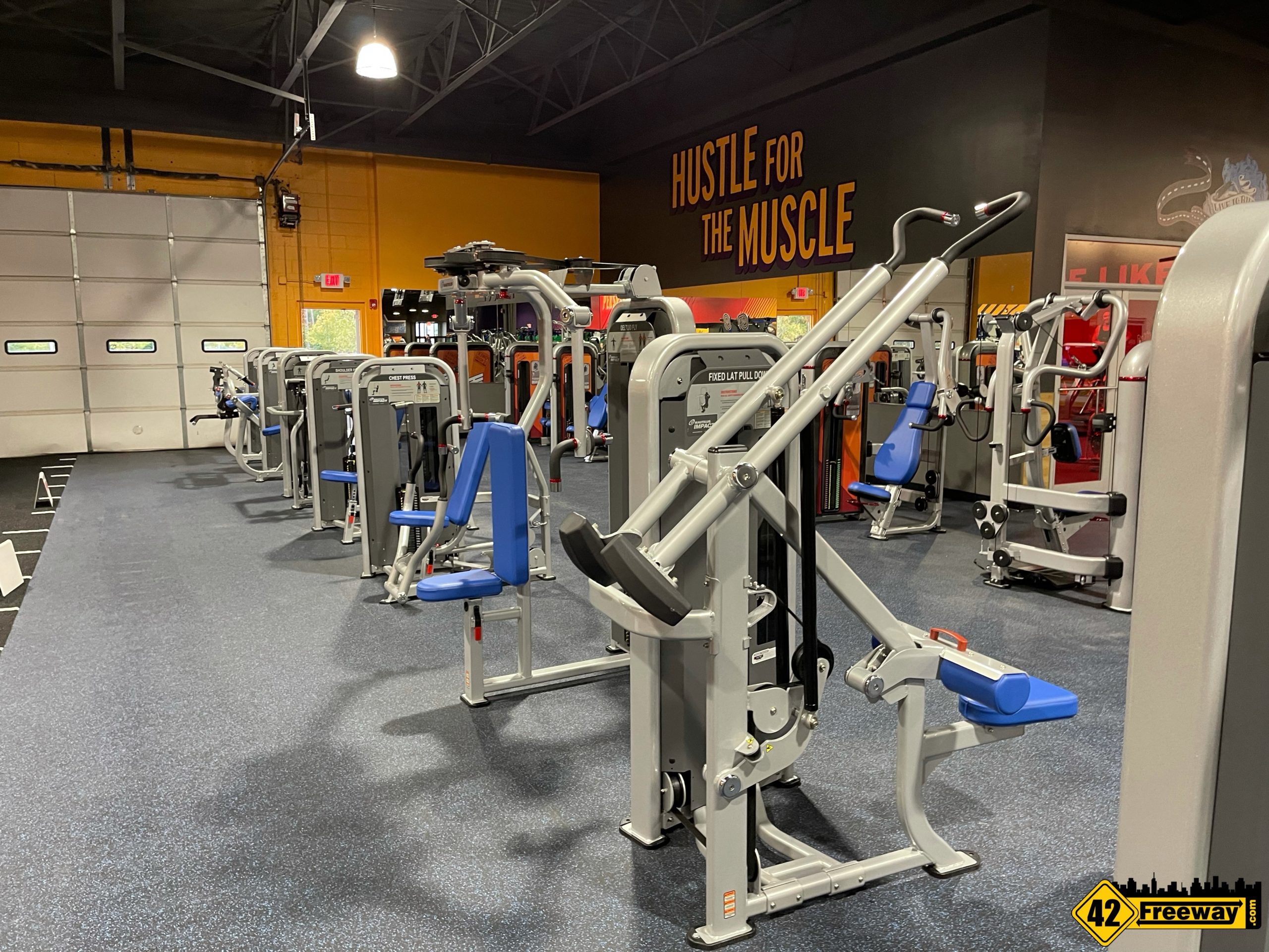Crunch Fitness is Open in Deptford! Photo Gallery Tour! 42 Freeway