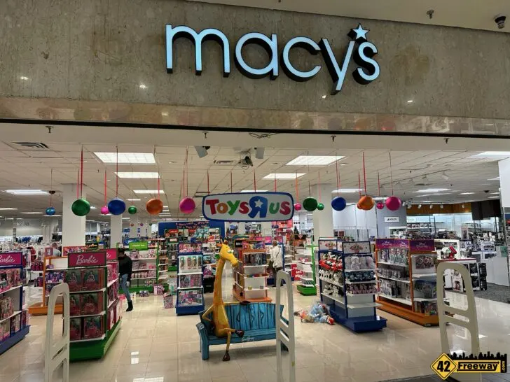 Toys R Us is Open at Macy's Deptford Mall