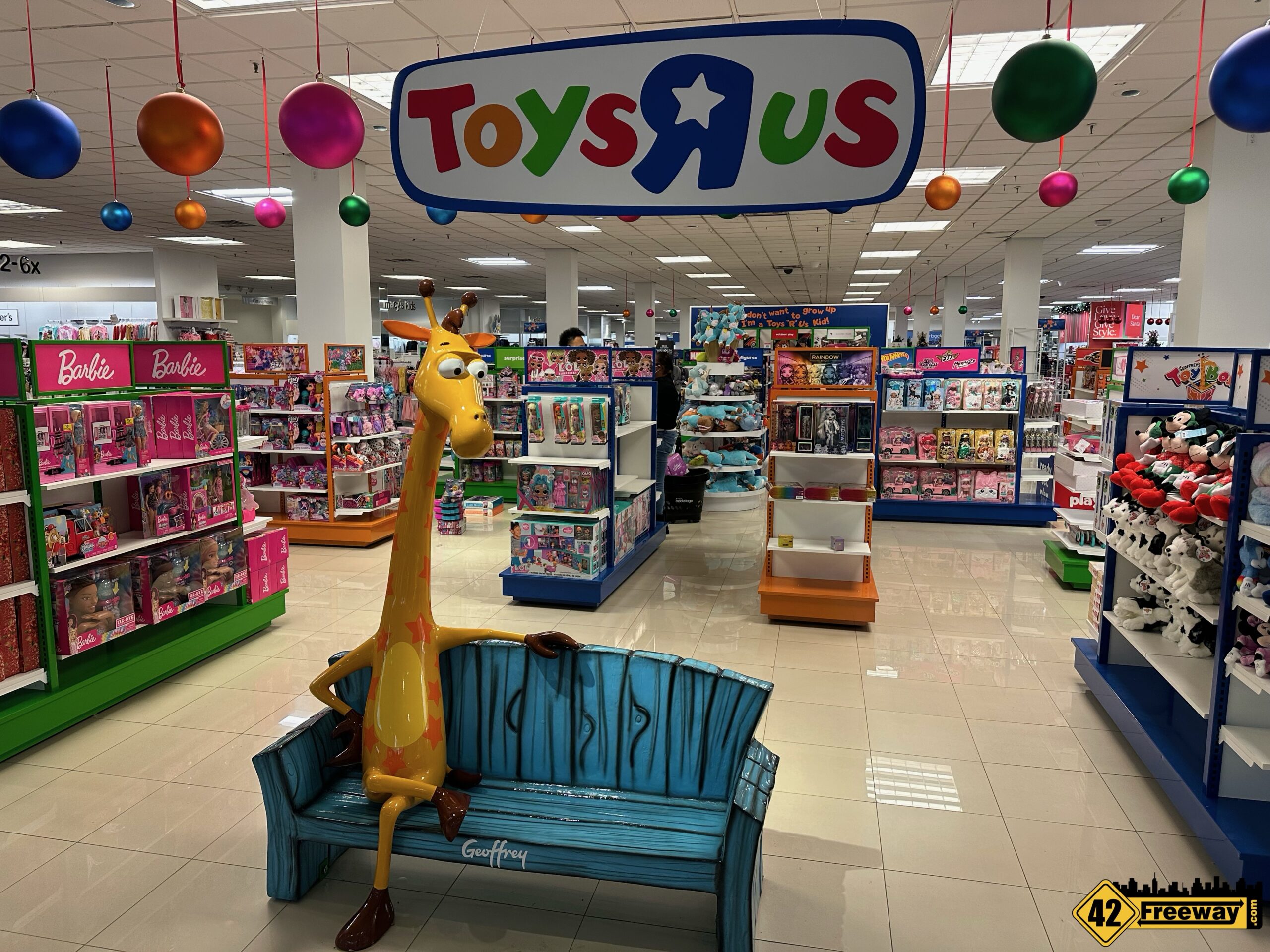 I Don't Want To Grow Up... Toys R Us is Open at Macy's. I Visited ...