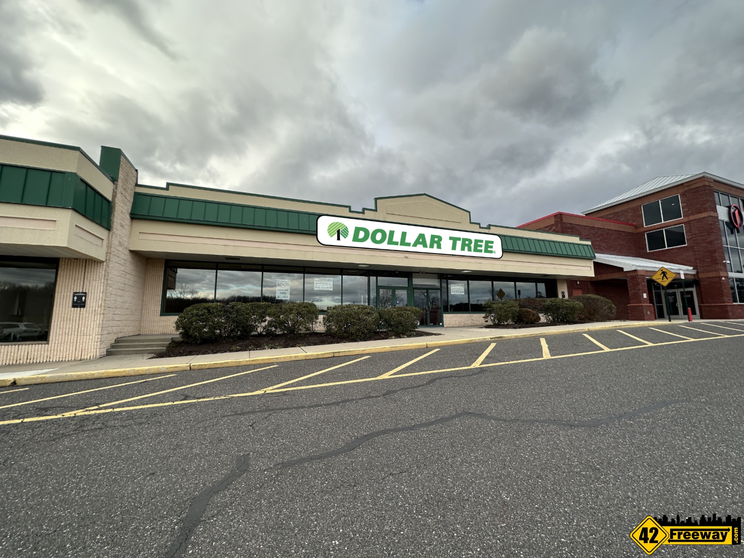 Dollar Tree Coming Soon to Voorhees, Next to Edge Fitness 42 Freeway