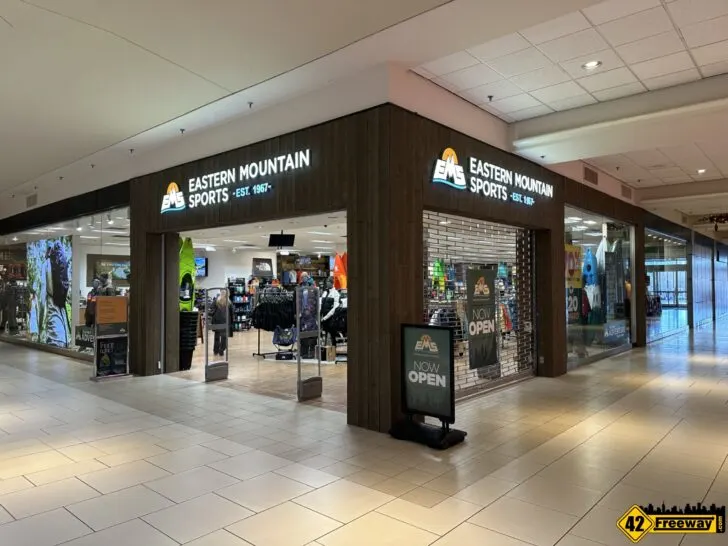 Deptford Mall Welcomes Expanded Foot Locker and Eastern Mountain